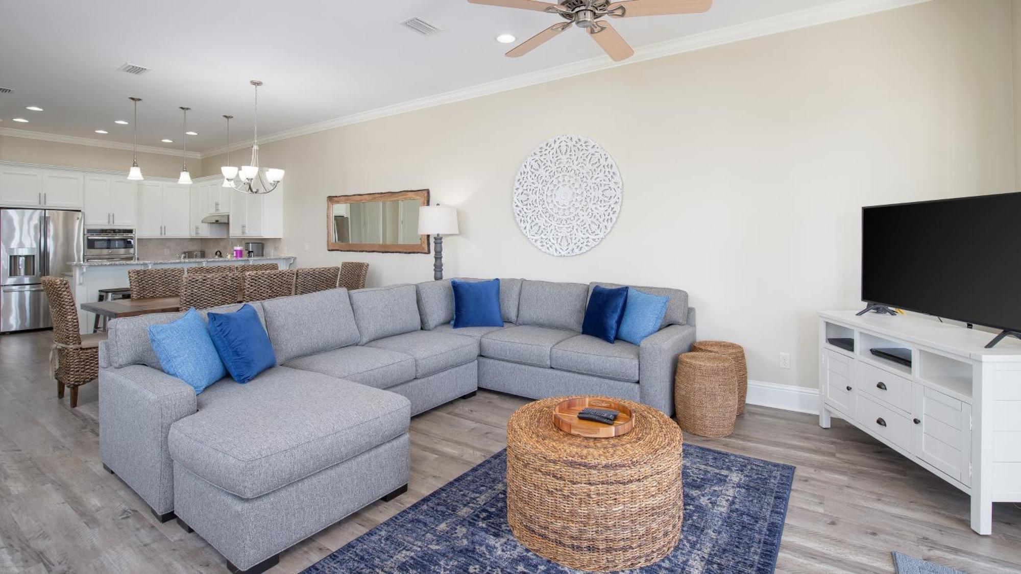 Walk To The Beach! 3 Story Home! 2 Balconies With Gulf Views! *